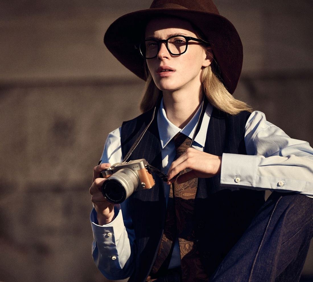 Annie Hall: Εμπνεόμαστε ακόμα από την ηρωίδα που ενσάρκωσε η Diane Keaton και όρισε το ανδρόγυνο στιλ των '70s