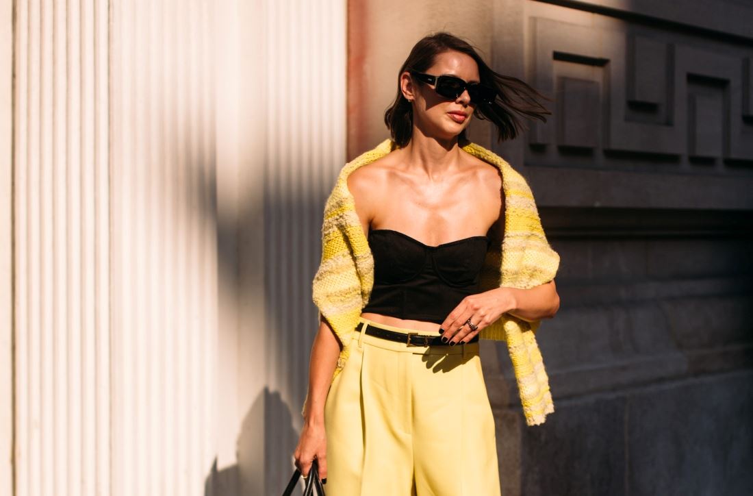 To έξυπνο trick που ακολουθούν πιστά οι fashionistas για να αντιμετωπίσουν τις εναλλαγές της θερμοκρασίας