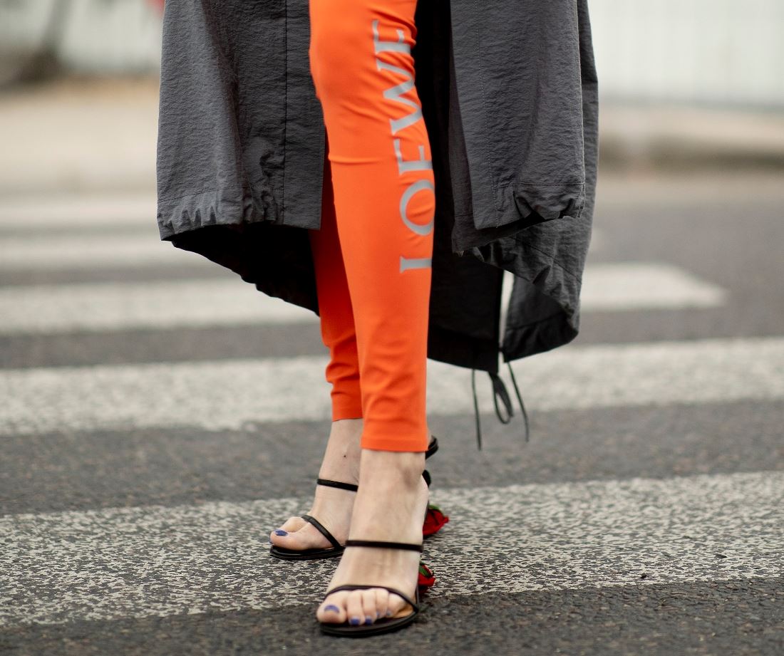 Αγαπάς τα κολάν; Αυτά τα 5 fashion items θα τα αναβαθμίσουν