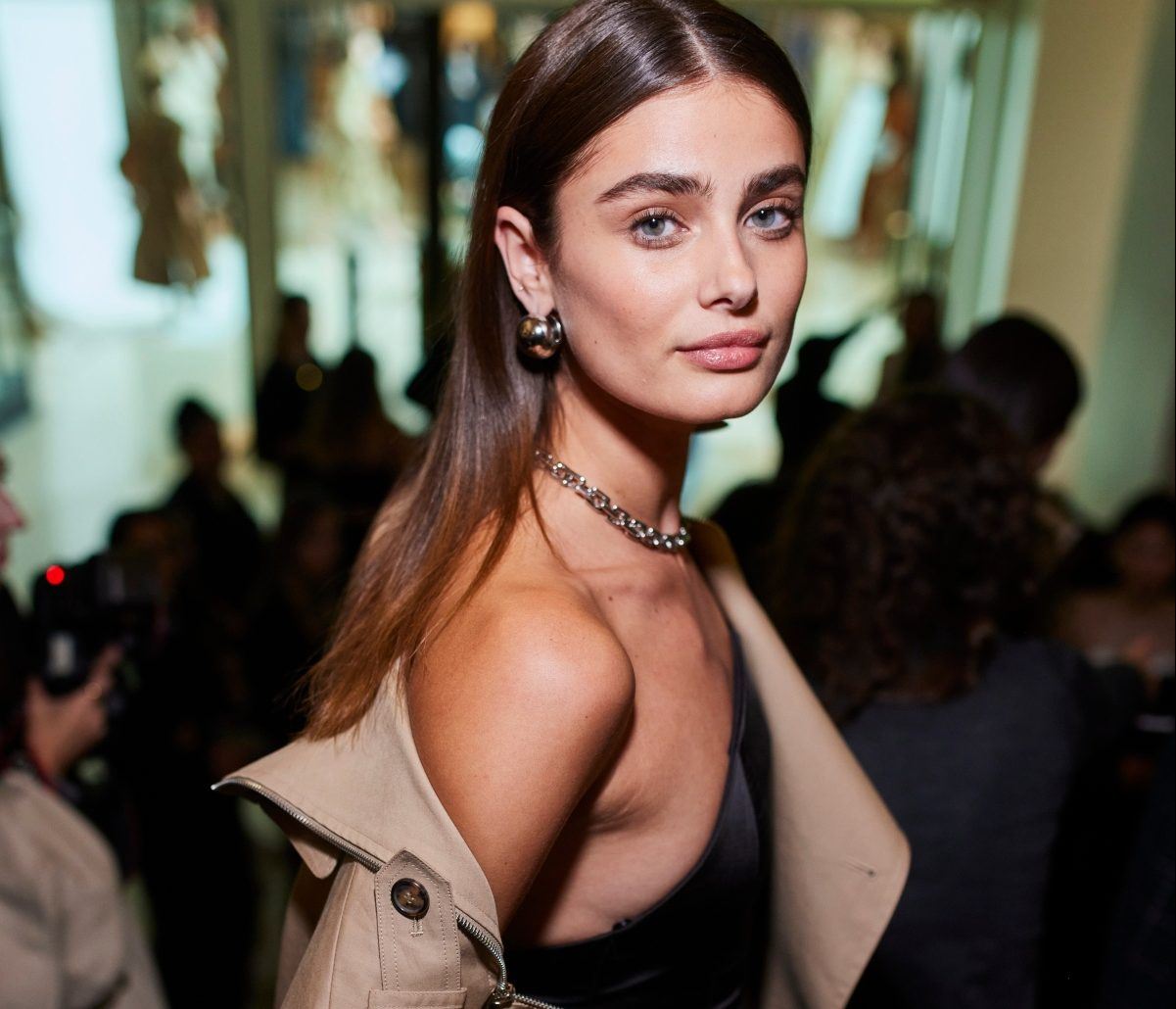 Party makeup: 5 προϊόντα αρκούν για τα πιο glam beauty looks