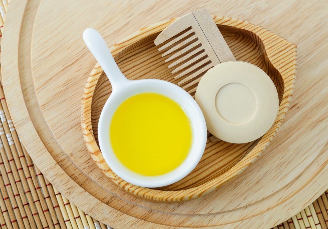 Ποια είναι τα οφέλη του ελαιόλαδου στη skincare ρουτίνα μας;