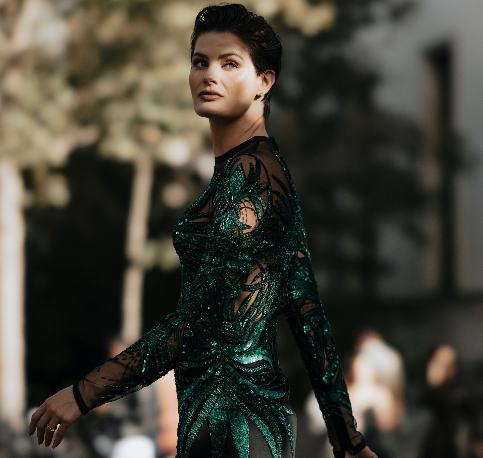 Τα οικονομικά party dresses που θα σε αναδείξουν στην πρωταγωνίστρια της βραδιάς