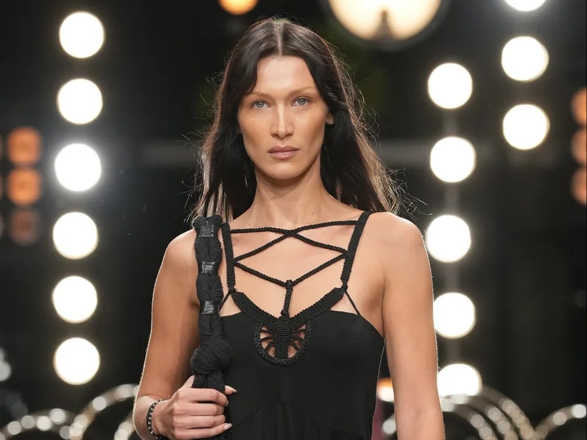 Ποια είναι η διαφορά ανάμεσα στο bronzer και στο contour;