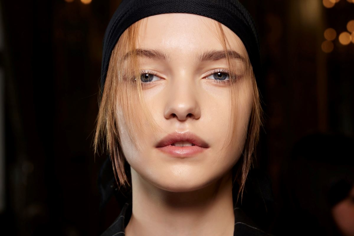 Perfect skin: Αυτή η πούδρα πωλείται κάθε 20 δευτερόλεπτα και χαρίζει στην επιδερμίδα αψεγάδιαστη όψη