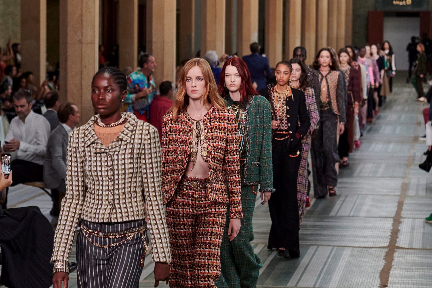 Chanel Dakar Métiers d'Art 2022/23: Τα looks που ξεχωρίσαμε από το show που έγραψε ιστορία