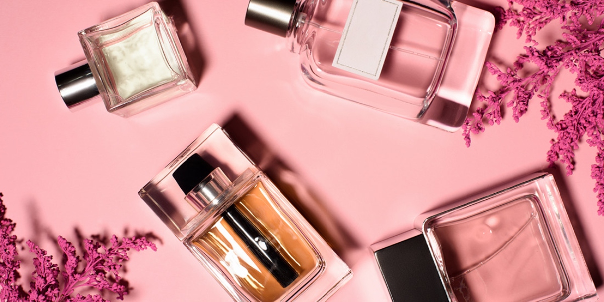 6 iconic αρώματα που έχουν γράψει ιστορία και αποτελούν ως και σήμερα την πιο chic επιλογή!