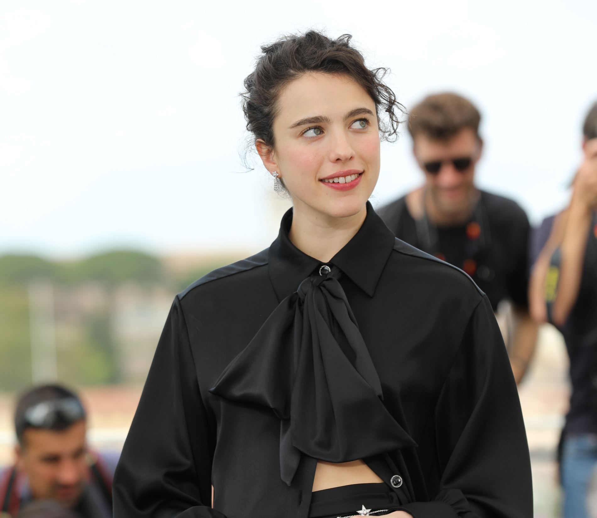 Η κόρη της Andie MacDowell και ambassador της CHANEL,Margaret Qualley, είναι η μούσα της νέας καμπάνιας κοσμημάτων Coco Crush