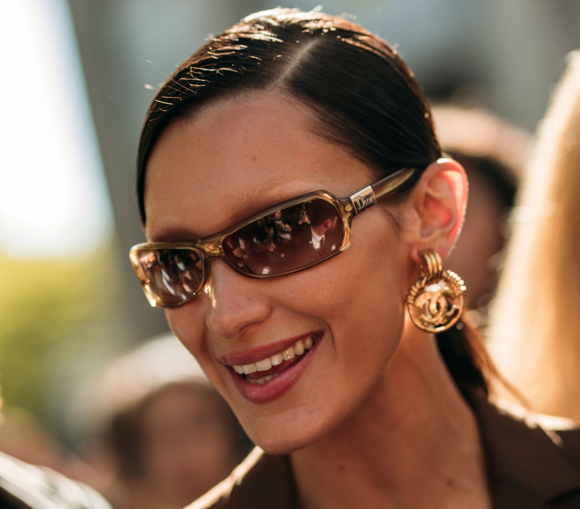 Τα προσιτά “άσχημα παπούτσια” της Bella Hadid είναι το συνώνυμο της άνεσης