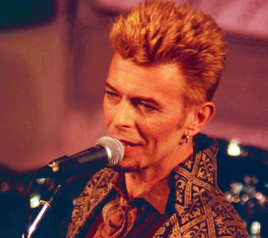 David Bowie: Όλοι οι τρόποι που ο ανυπέρβλητος pop star επηρέασε τη μόδα