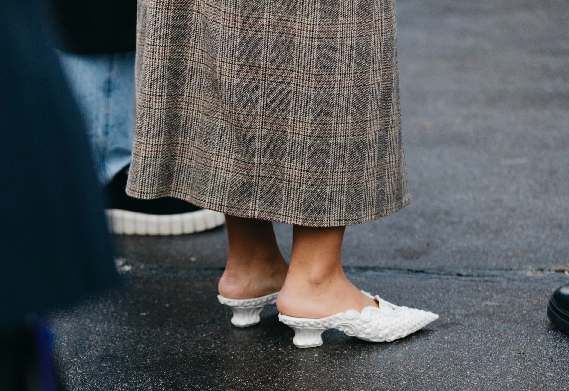 Ugly shoes: 7 “άσχημα” παπούτσια που σου υποσχόμαστε ότι θα λατρέψεις