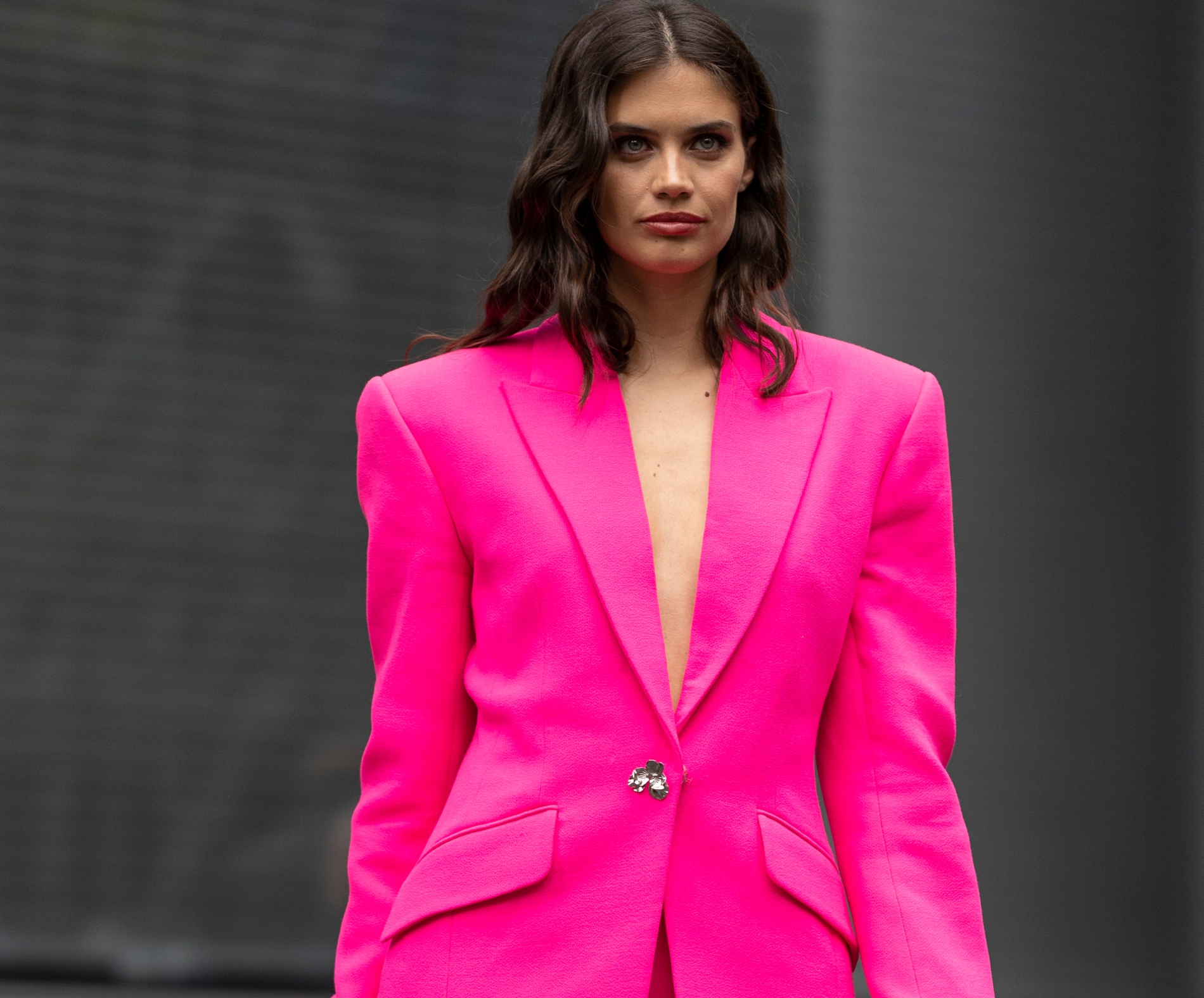 4 blazers κάτω από 40 ευρώ για να υποδεχτείς την άνοιξη