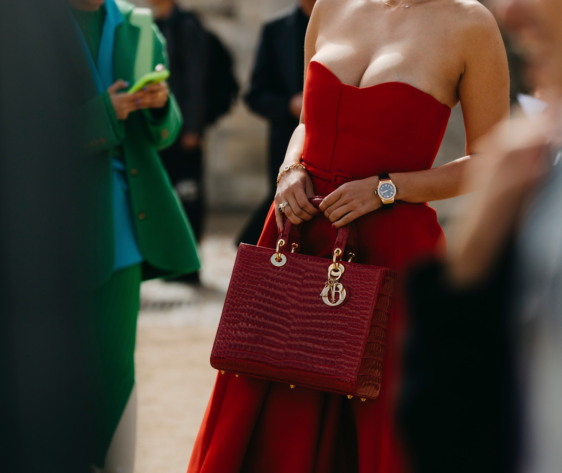 Αγίου Βαλεντίνου: 7 κόκκινα φορέματα για να γιορτάσεις την ημέρα των ερωτευμένων