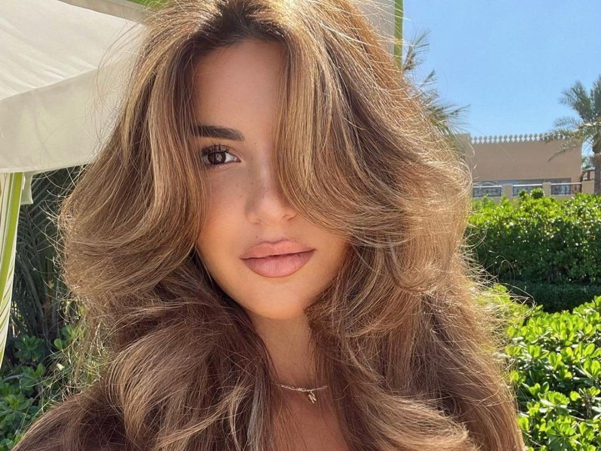 Blow out hair: 2 εύκολοι τρόποι για να πετύχουμε το πιο stylish χτένισμα στο σπίτι