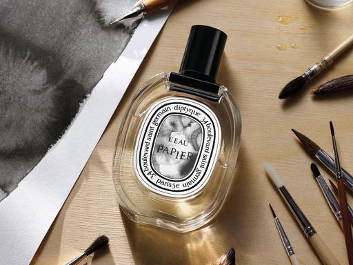 L’Eau Papier: Κι όμως, αυτό το άρωμα μυρίζει διαφορετικά σε κάθε επιδερμίδα