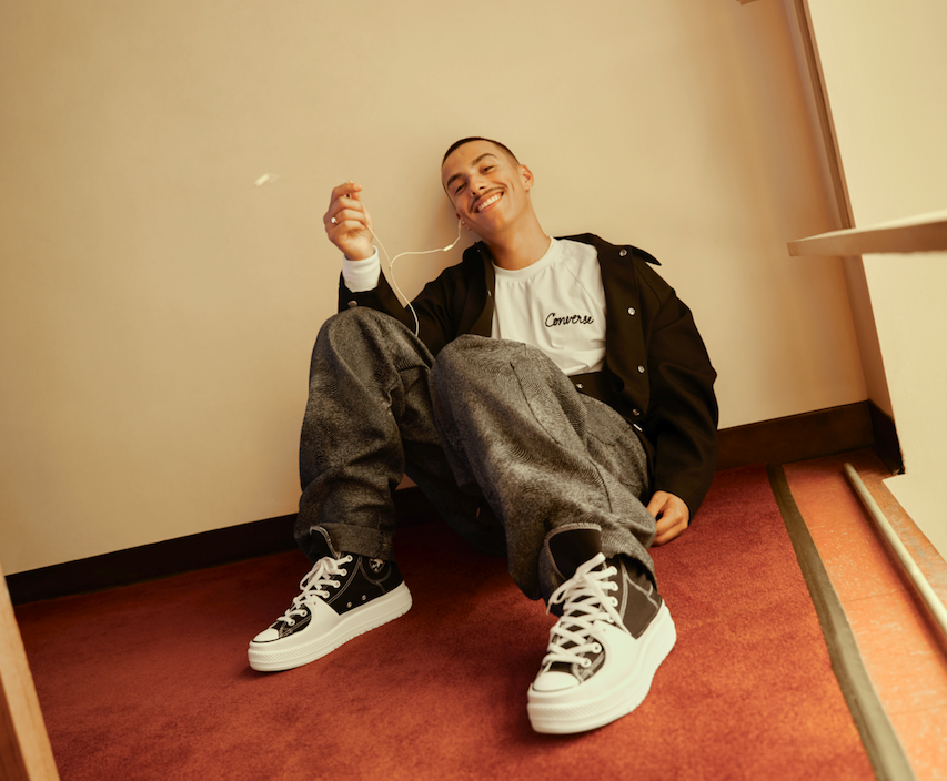 Το νέο Construct Chuck Taylor All Star της Converse συνδυάζει την διαχρονικότητα με μια φουτουριστική ματιά