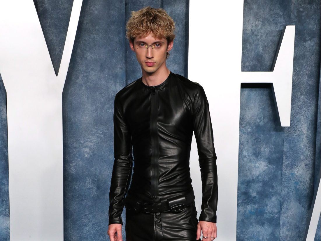 O Troye Sivan με Diesel ήταν από τις πιο ανατρεπτικές παρουσίες του πάρτι του Vanity Fair μετά τα Oscars