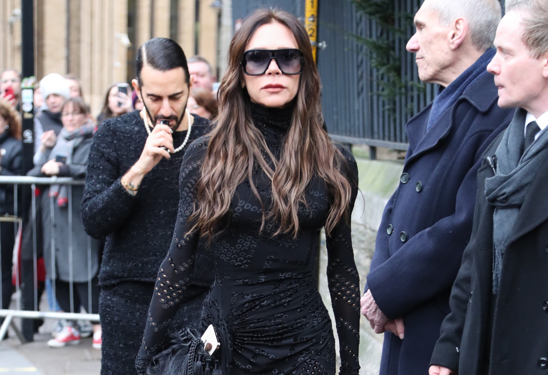 Τα looks της Victoria Beckham μας δίνουν το τέλειο office style inspo