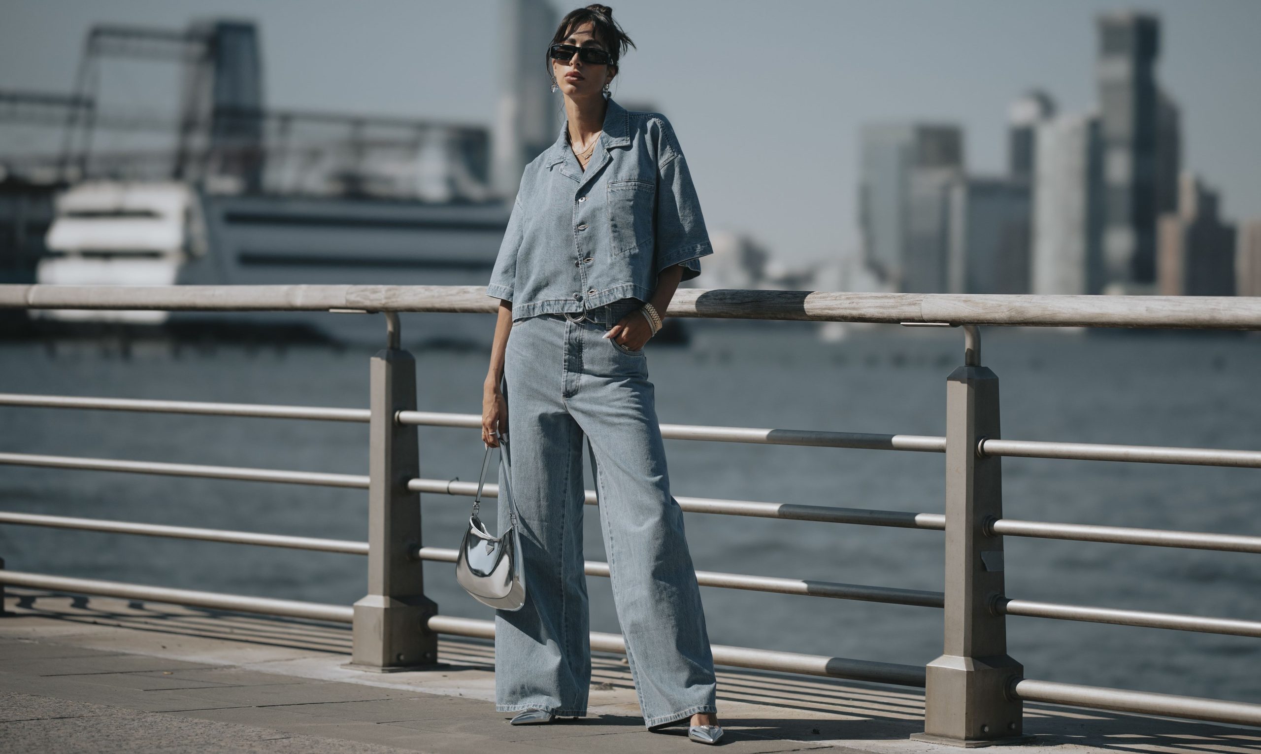 Βρήκαμε τα καλύτερα '70s ψηλόμεσα τζιν της αγοράς