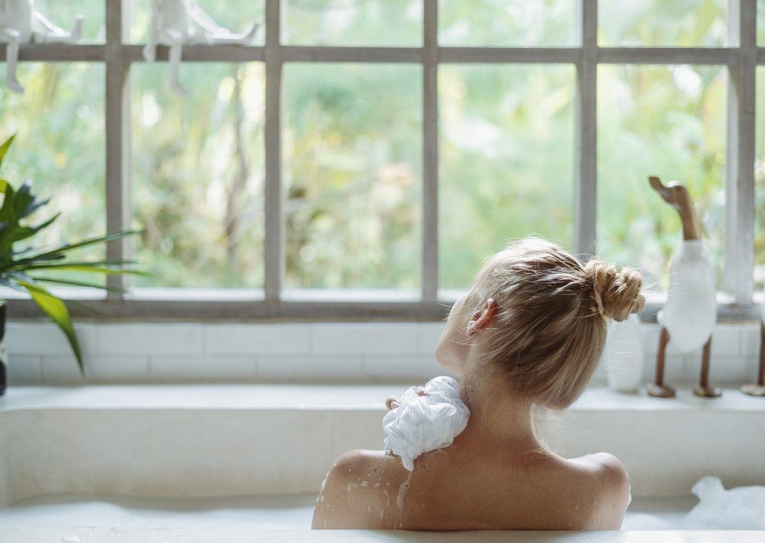 Αυτό το shower hack είναι το αντίδοτο της ξηρής επιδερμίδας