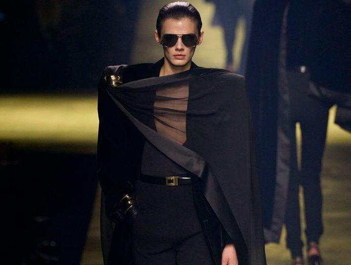 Big Shoulders: Το trend του επόμενου φθινοπώρου που θέλουμε να αγκαλιάσουμε από τώρα