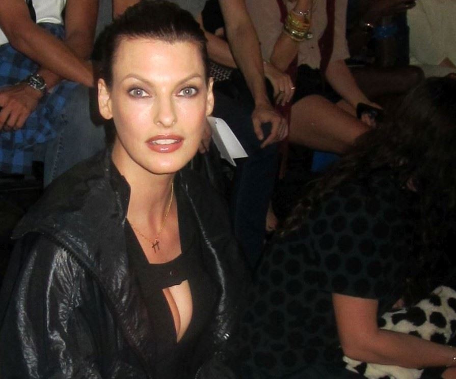 Linda Evangelista: To super model των '90s κυκλοφορεί το πρώτο της βιβλίο