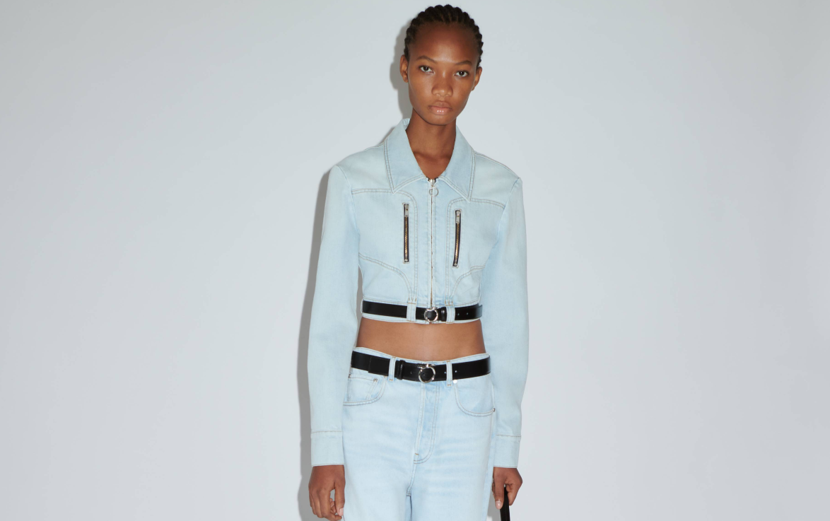 Η γυναικεία συλλογή της Trussardi για τη σεζόν SS23 επαναπροσδιορίζει τη θηλυκότητα