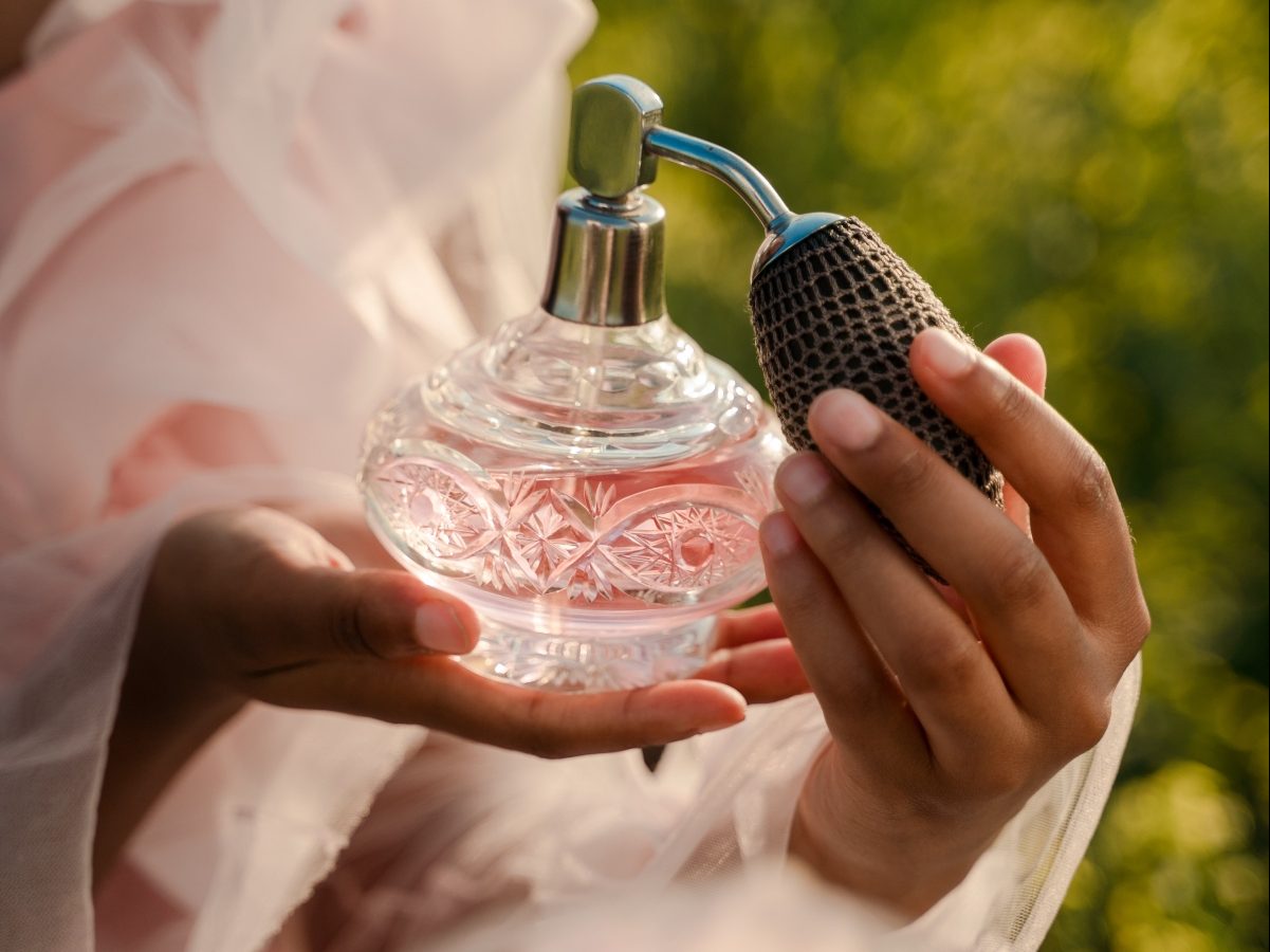 Η τάση στα αρώματα που ακολουθούν τώρα όλες οι beauty editors