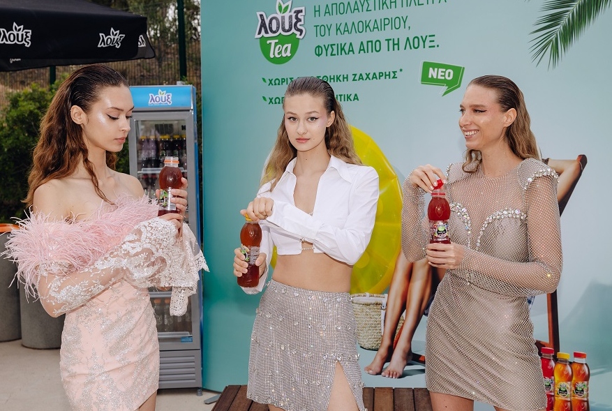 Το λουξ Tea έφερε τη δροσιά του καλοκαιριού στην Athens Fashion Week