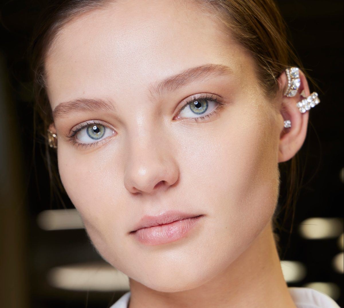 5 concealers που δεν «εγκλωβίζονται» στις λεπτές γραμμές και χαρίζουν κάλυψη