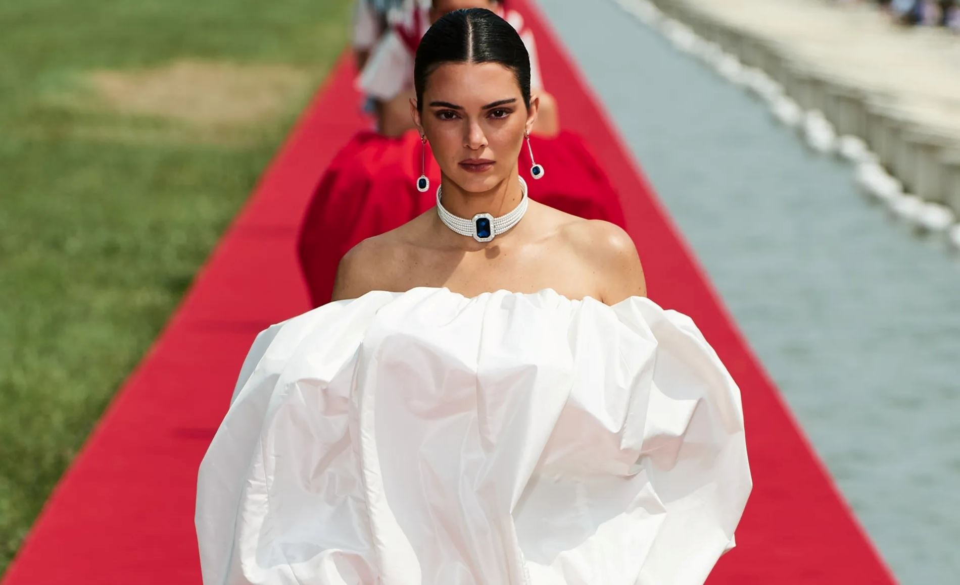 Jacquemus: Η νέα συλλογή του οίκου μόλις "πρόσθεσε στη συζήτηση" το Versailles-core