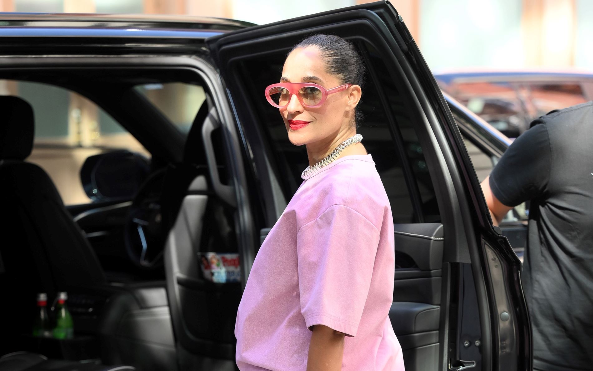 Η Tracee Ellis Ross φόρεσε τα πιο ερωτεύσιμα mules που είναι ιδανικά για όλες τις ώρες