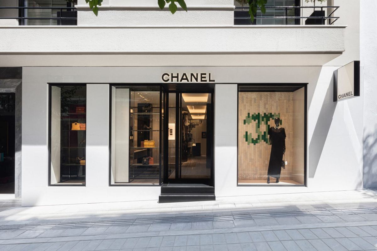 Ο οίκος Chanel εγκαινιάζει την πρώτη stand-alone boutique στο κέντρο της Αθήνας