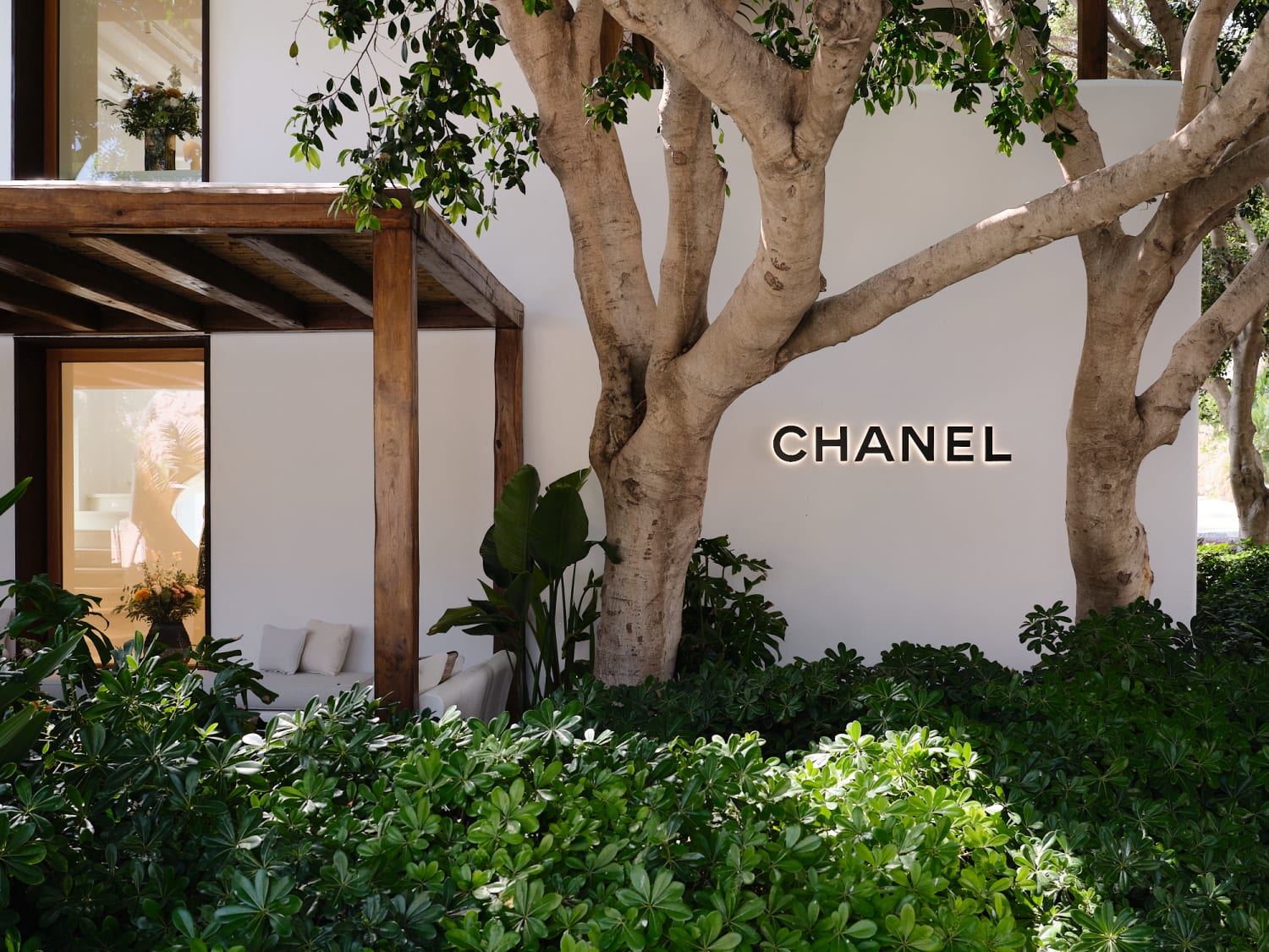 Ο οίκος CHANEL εγκαινιάζει την εποχιακή του μπουτίκ στο Nammos Village, στη Μύκονο