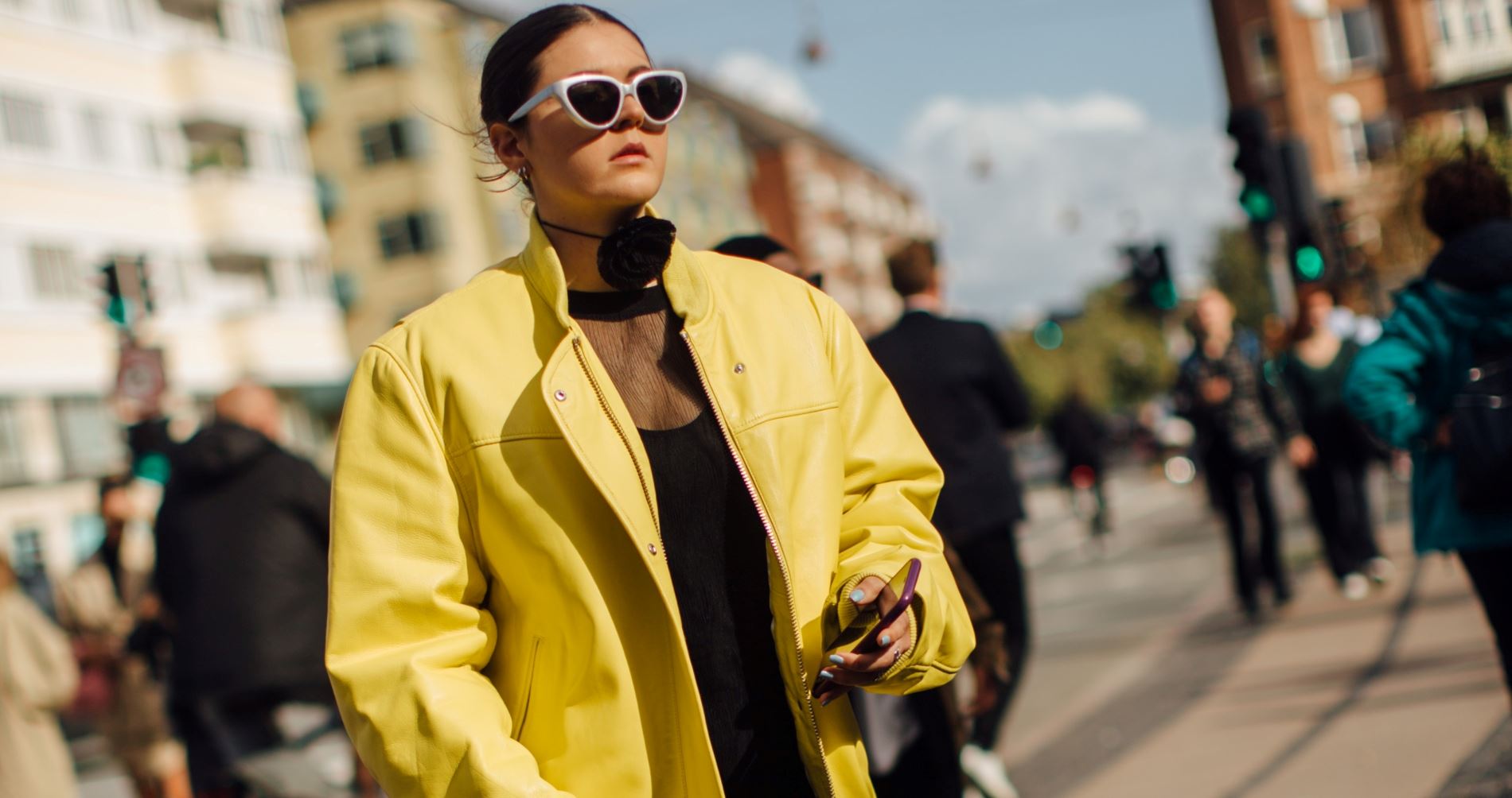 Τα fashion items που πρέπει να προσθέσεις στην γκαρνταρόμπα σου έχουν την απόχρωση του σορμπέ λεμόνι