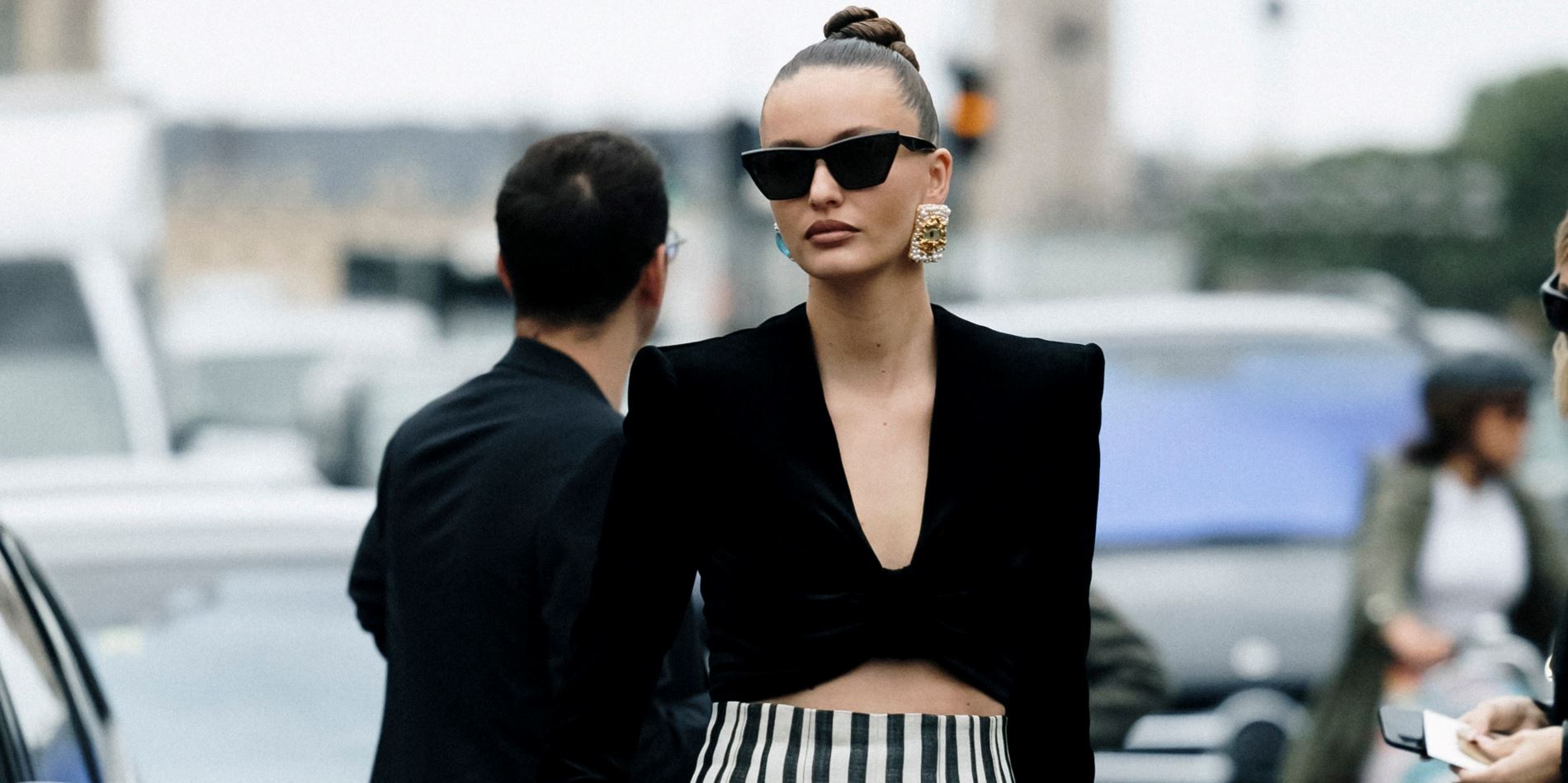 Αύγουστος στο γραφείο: 5 outfits να φορέσεις την πρώτη ημέρα μετά τις διακοπές