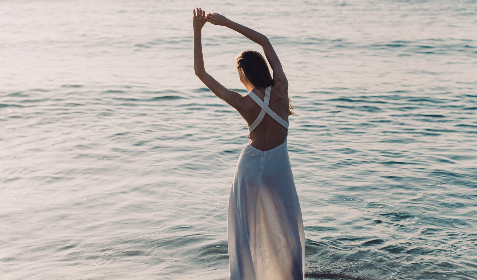 Τα καλοκαιρινά αρώματα που θα φοράμε και το φθινόπωρο