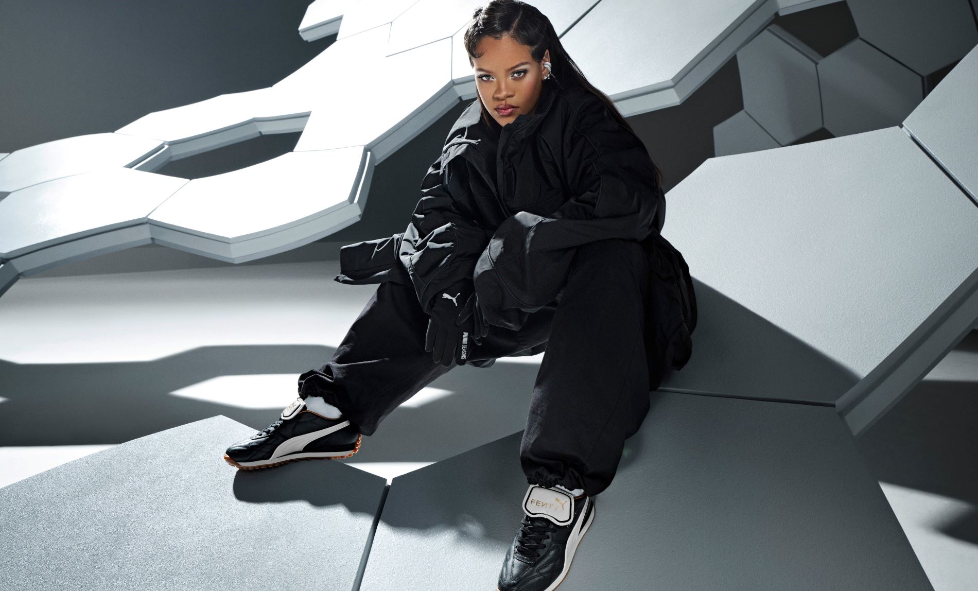FENTY x PUMA: Η Rihanna κάνει δυναμικό comeback με το "Avanti"