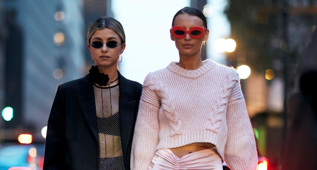 NYFW SS24: Οι πρώτες εικόνες από το street style στην Εβδομάδα Μόδας της Νέας Υόρκης