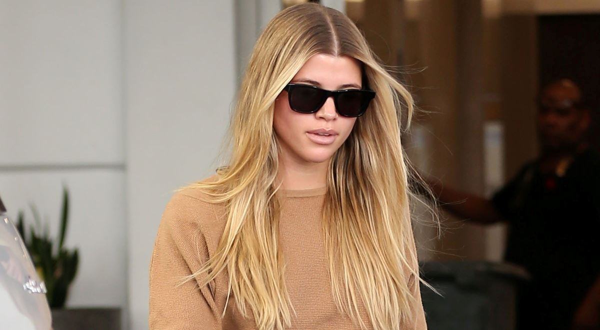 Αντίγραψε το casual chic look της Sofia Richie με τα items που έχεις στη ντουλάπα σου