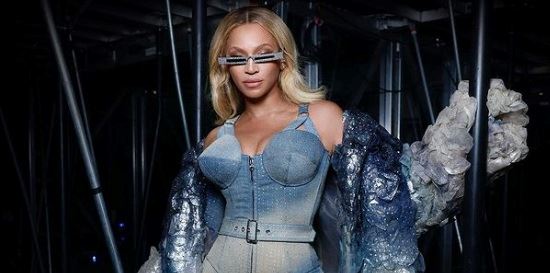 Beyoncé: Η ανατρεπτική Diesel δημιουργία που επέλεξε να φορέσει σε μία από τις τελευταίες της συναυλίες
