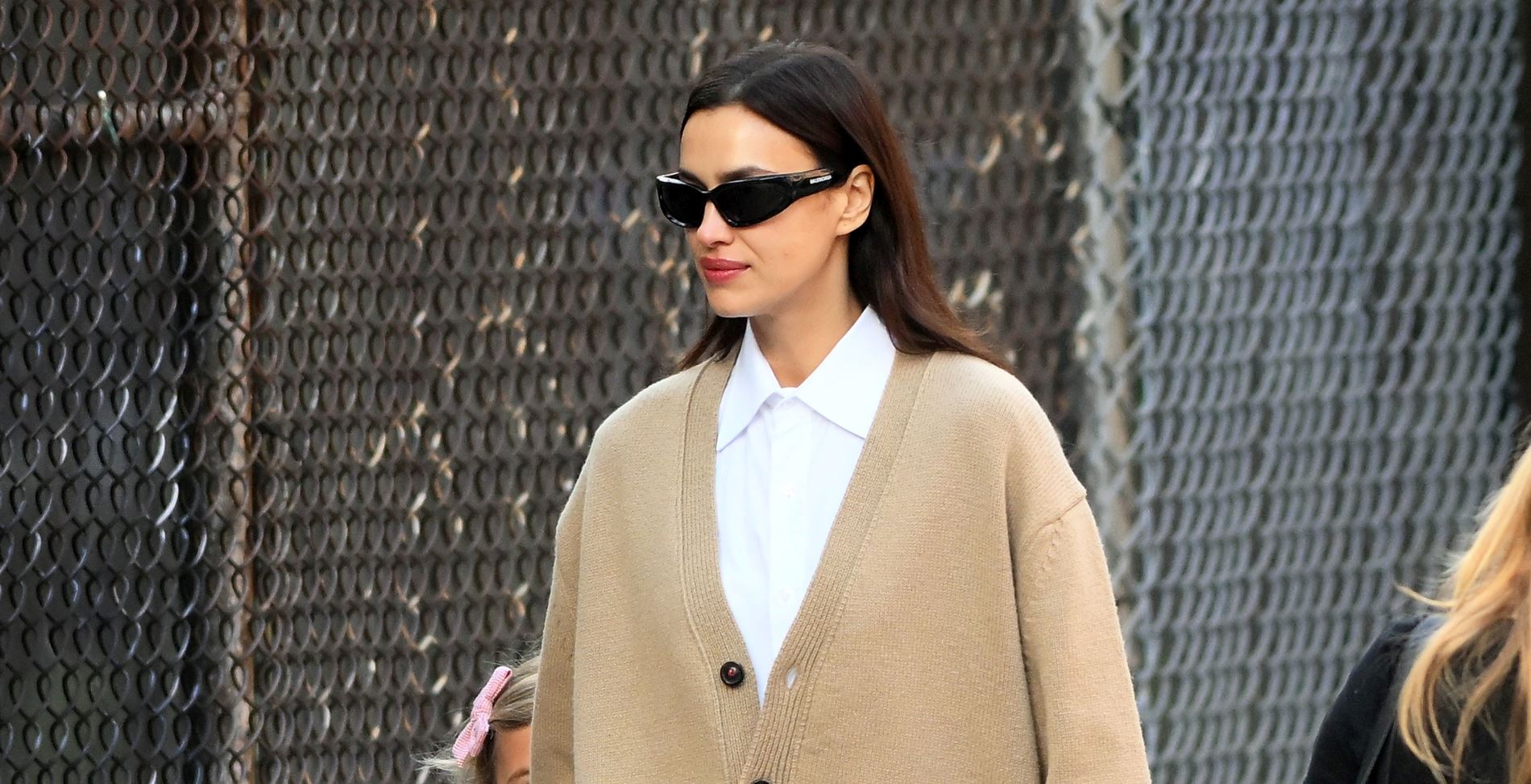 No pants 101: Η Irina Shayk σού έδειξε τον εύκολο τρόπο για να δοκιμάσεις την τολμηρή τάση της σεζόν