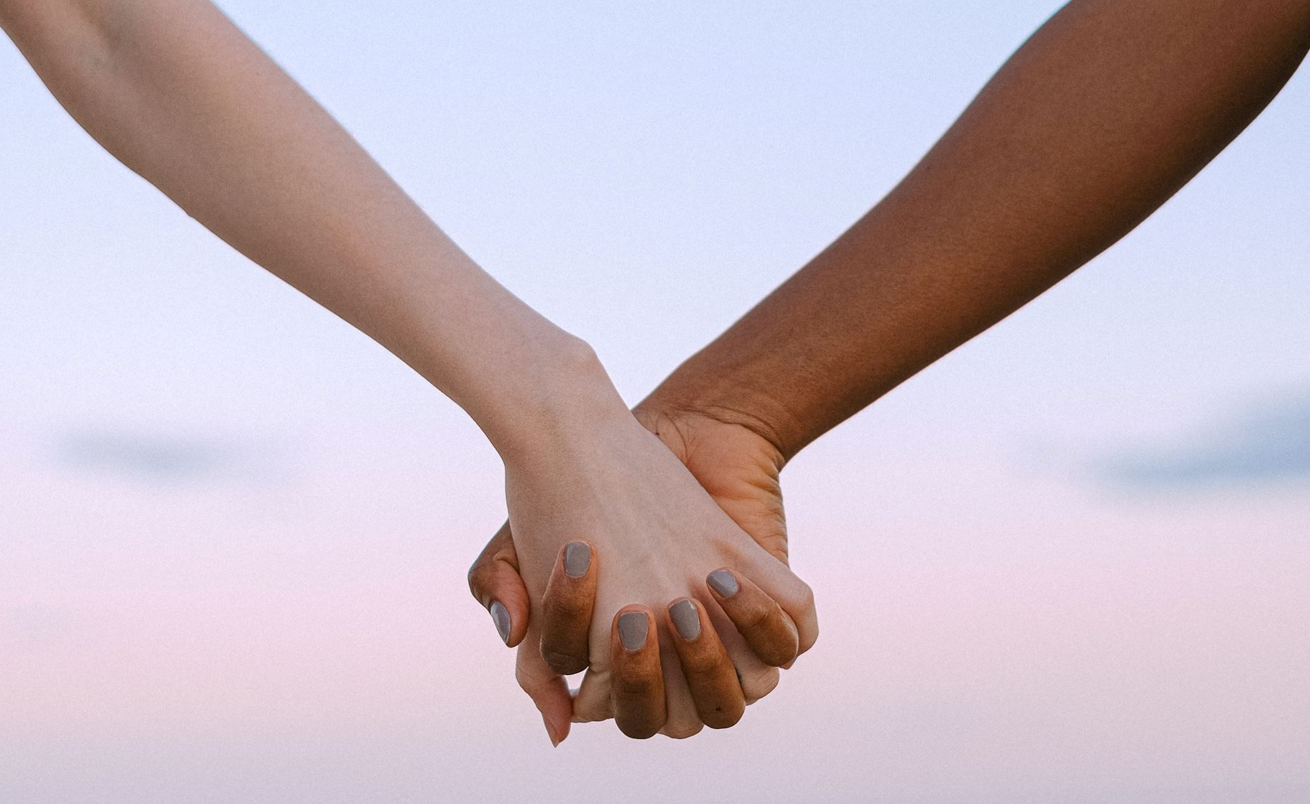 Soulmate love: Πώς θα καταλάβεις ότι έχεις βρει την "αδελφή ψυχή" σου