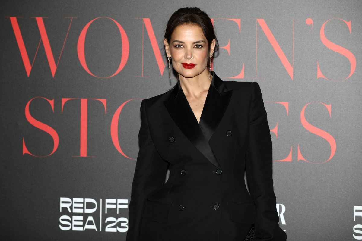 Η Katie Holmes με ακόμα πιο κοντές αφέλειες. Εσύ θα το τολμούσες;
