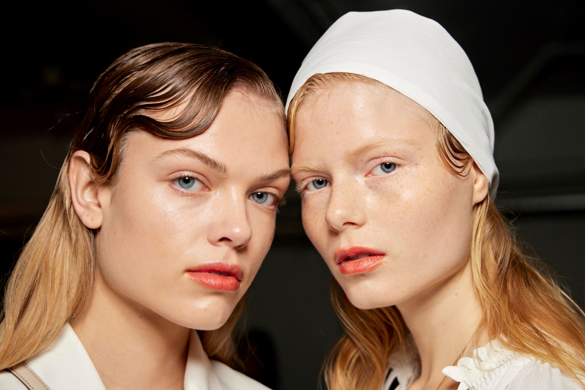 H τεχνική των makeup artists για να εφαρμόζουν το foundation και να εξασφαλίζουν super φυσικό αποτέλεσμα