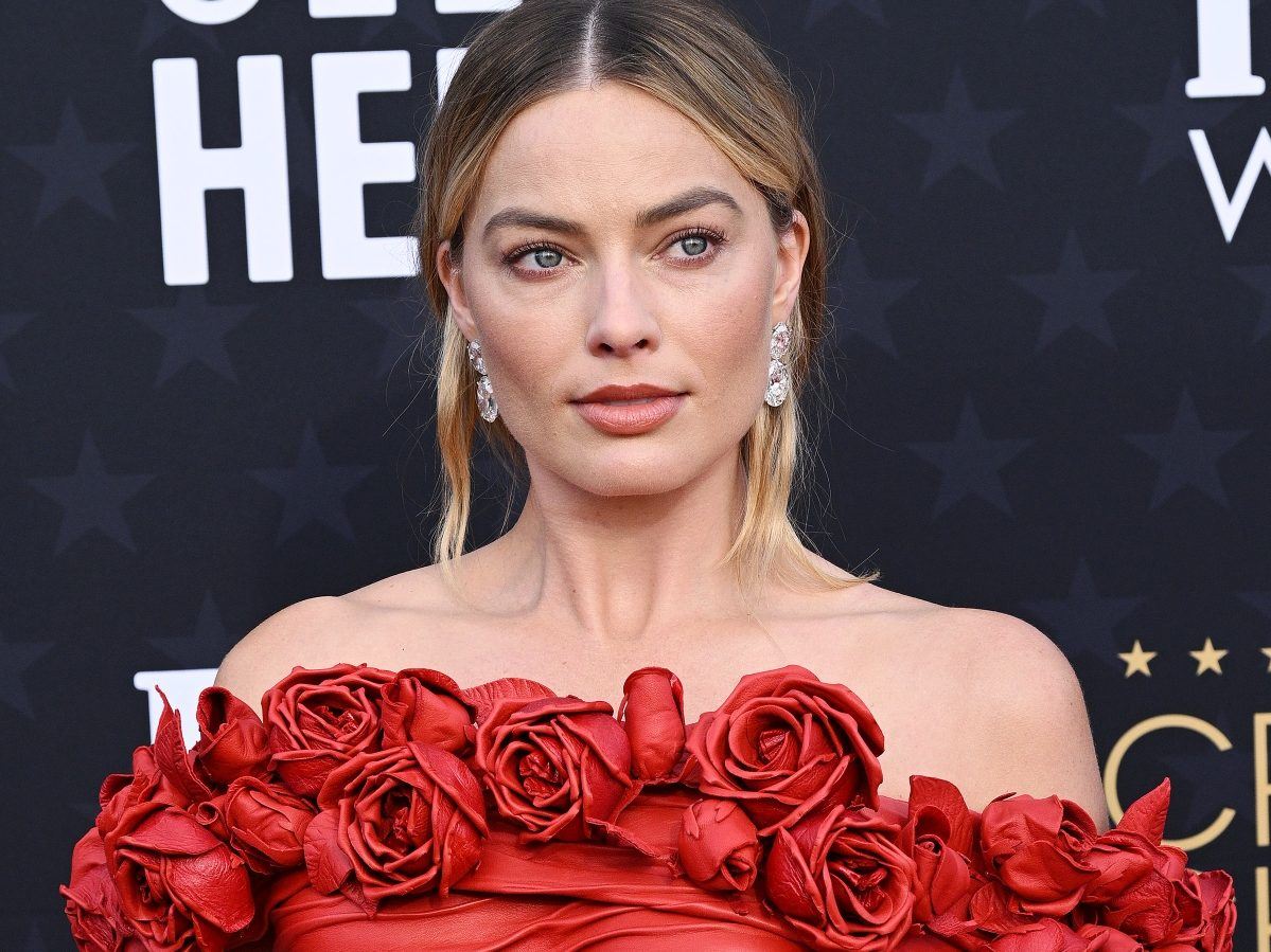 "Skin Nails": Τα είδαμε στη Margot Robbie και τα λατρέψαμε!
