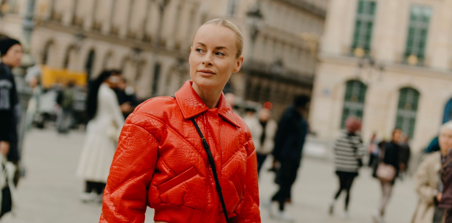 Red Power: 16 fashion items στο φλογερό κόκκινο που είναι ιδανικά για τις κρύες ημέρες του χειμώνα