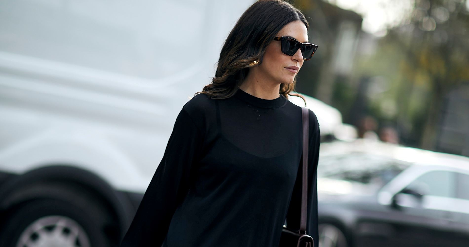 Το άχαστο μαύρο φόρεμα από H&M που θα φοράς από το πρωί έως το βράδυ