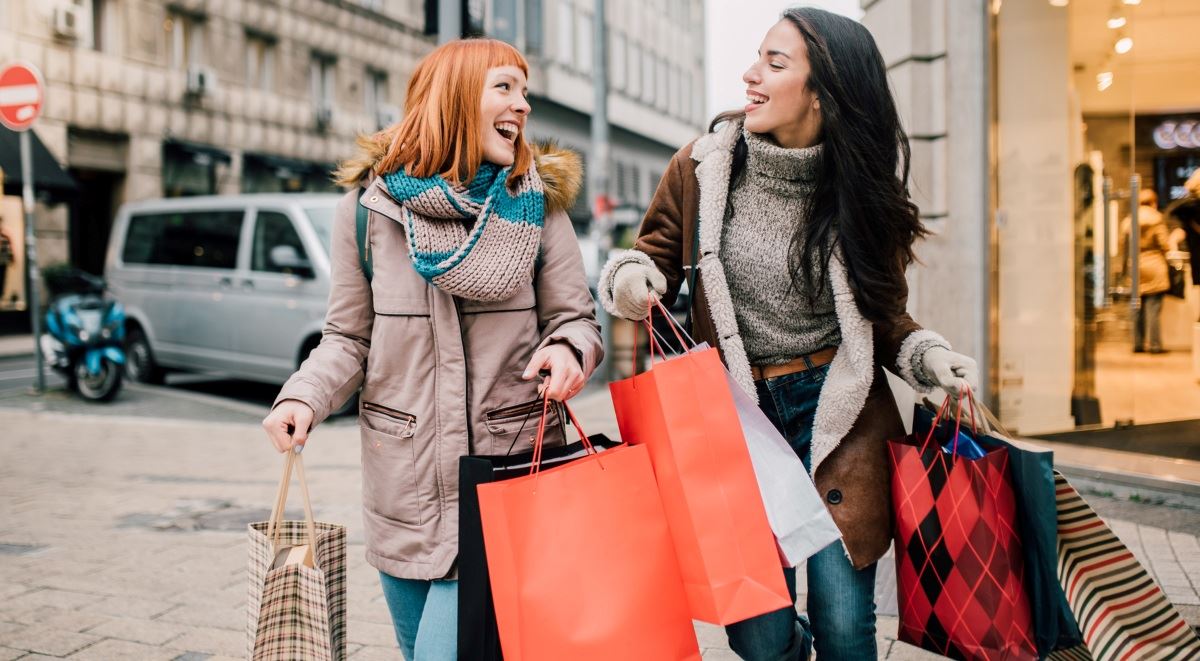 7 items που πρέπει οπωσδήποτε να αγοράσεις στις εκπτώσεις