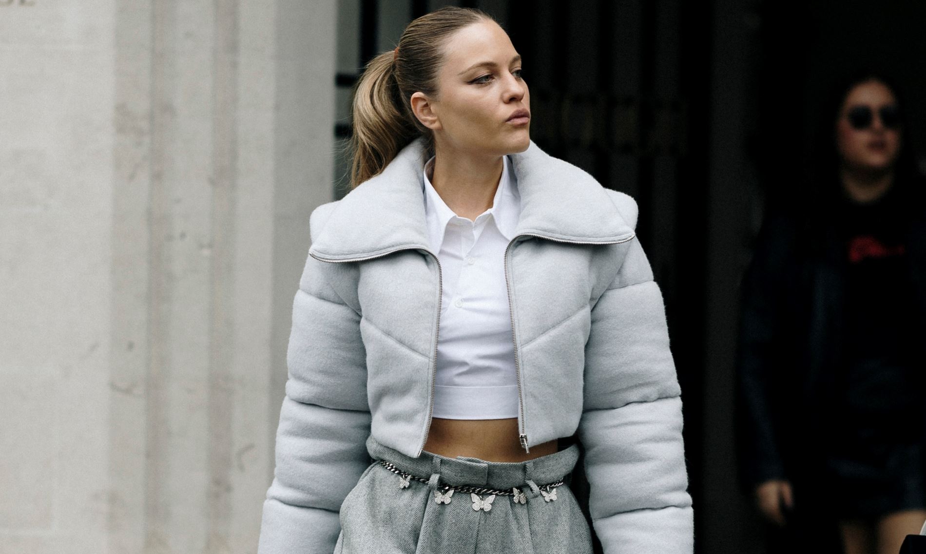 Βρήκαμε τα πιο stylish puffer μπουφάν που θα σε κάνουν να εύχεσαι να έχει πάντα κρύο