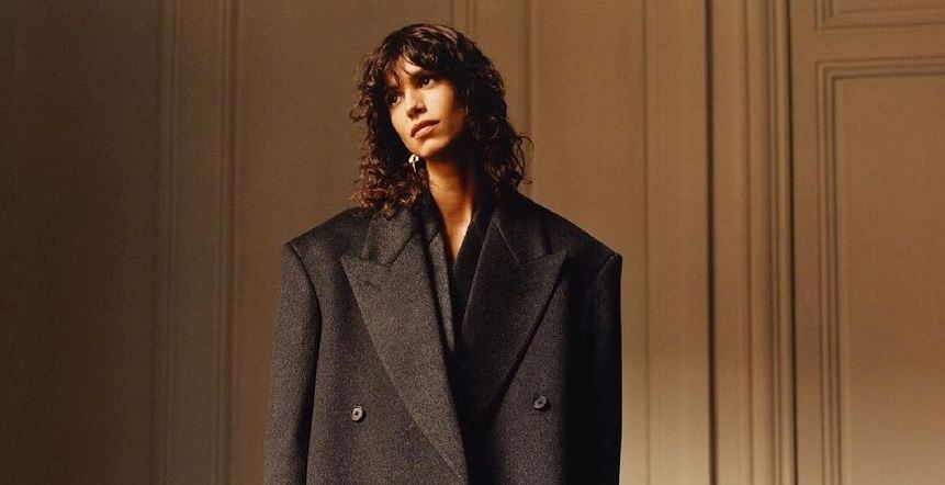 The Row: Το luxury brand που θύμισε στη fashion κοινότητα πώς πραγματοποιούνταν τα σόου πριν τα social media